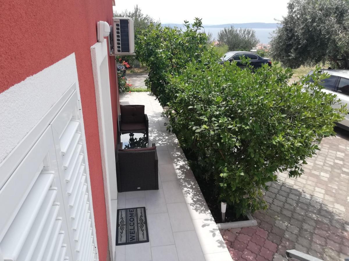 Modern Apartment Near Split & Trogir Kastela Exterior photo