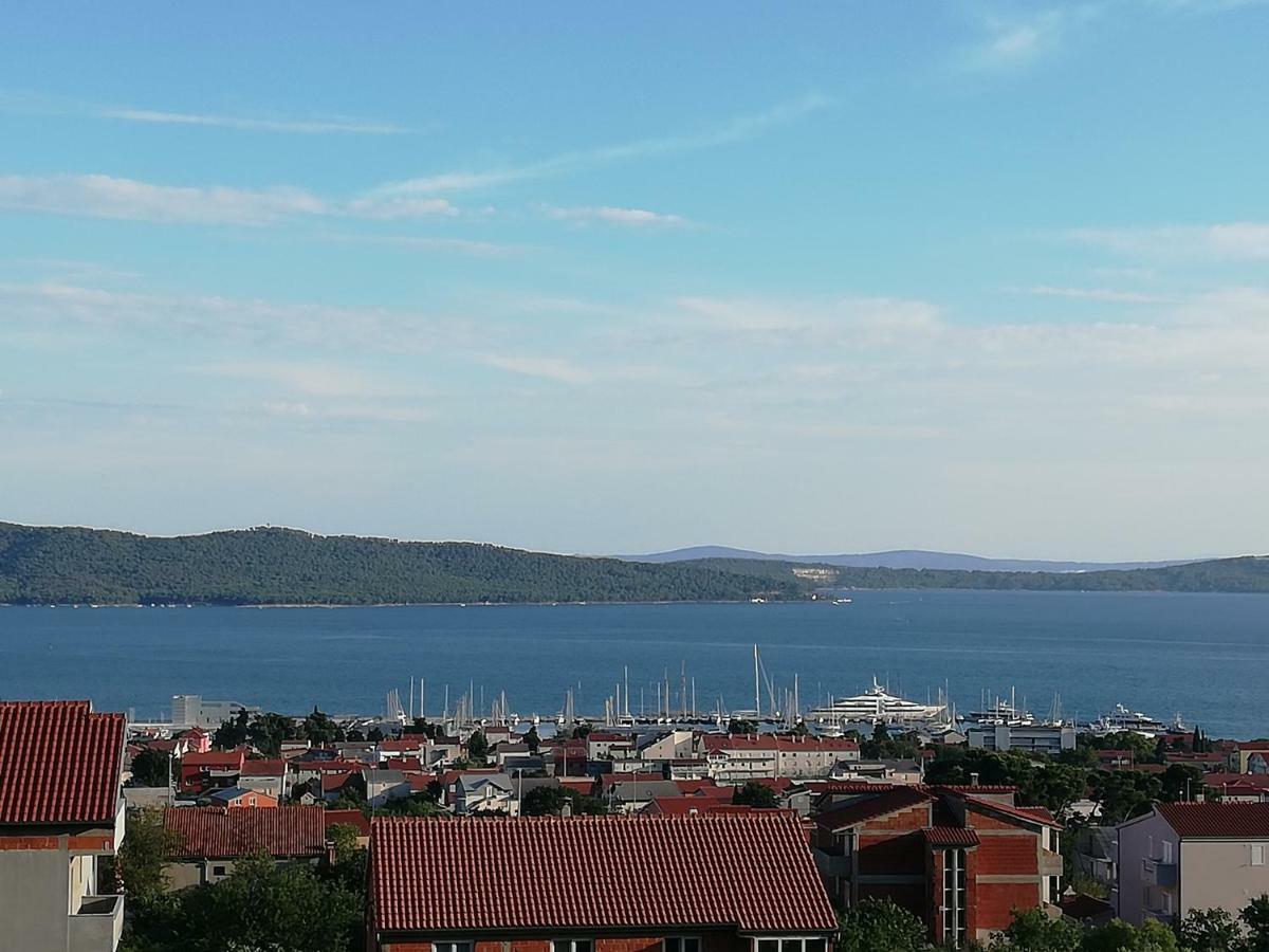 Modern Apartment Near Split & Trogir Kastela Exterior photo