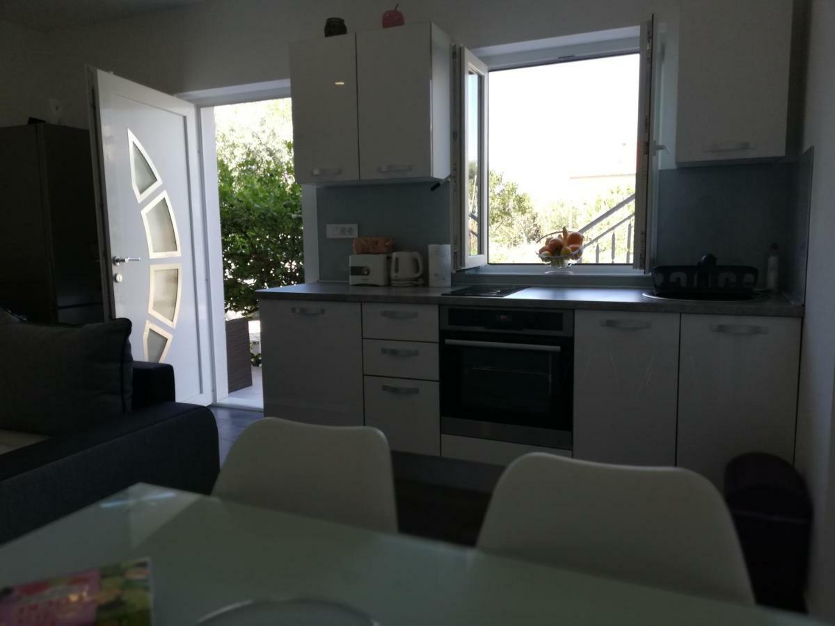 Modern Apartment Near Split & Trogir Kastela Exterior photo